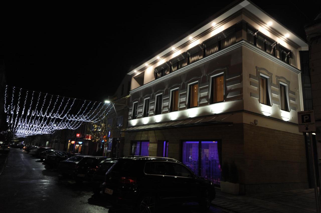Hotel Rafaelo Bosanska Dubica Exterior photo