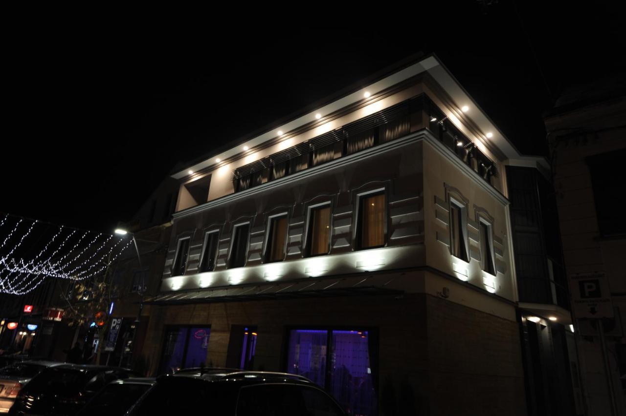 Hotel Rafaelo Bosanska Dubica Exterior photo